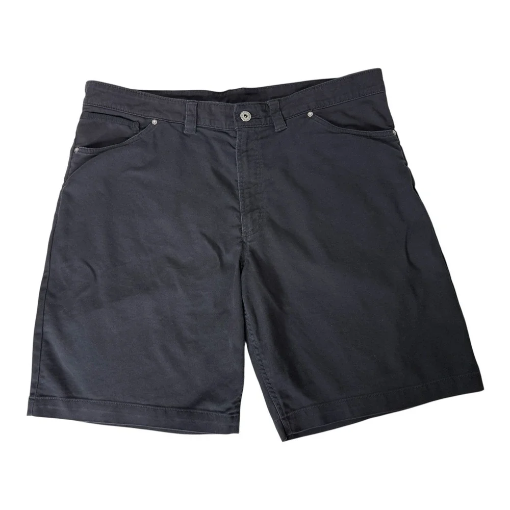 The North Face Men's 38 Black Flat Front Bermuda Shorts Pockets